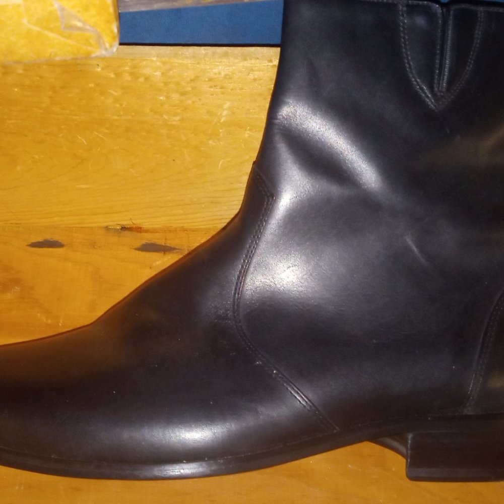 Boots - image 1